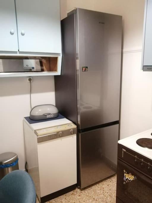 Appartement Ανακαινισμένο 8 Λεπτά Από Το Μετρό. à Athènes Extérieur photo