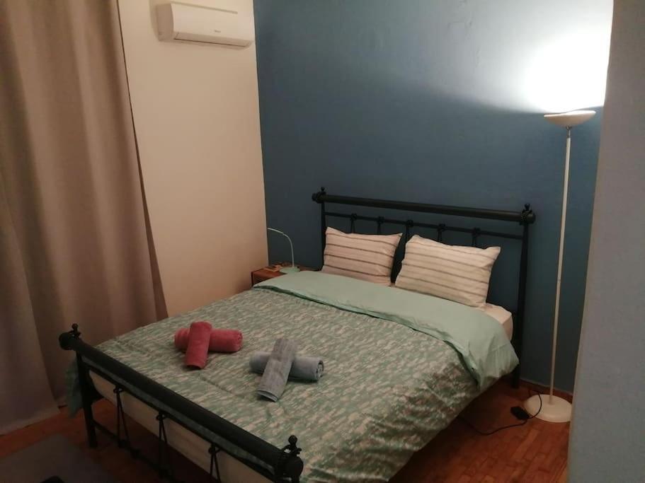 Appartement Ανακαινισμένο 8 Λεπτά Από Το Μετρό. à Athènes Extérieur photo