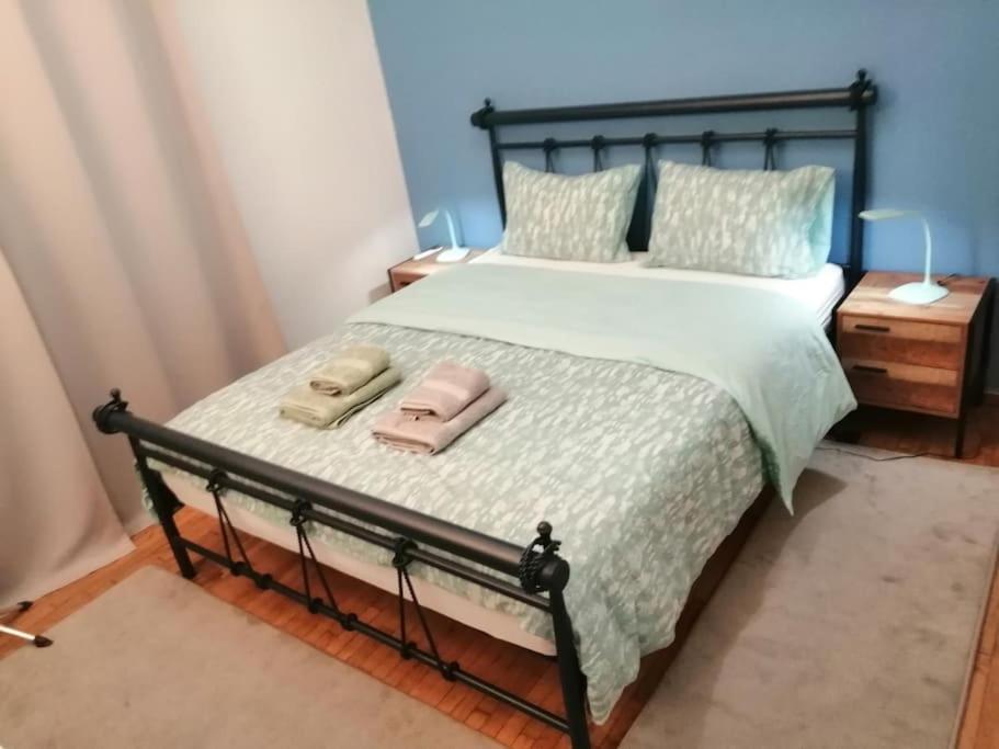 Appartement Ανακαινισμένο 8 Λεπτά Από Το Μετρό. à Athènes Extérieur photo